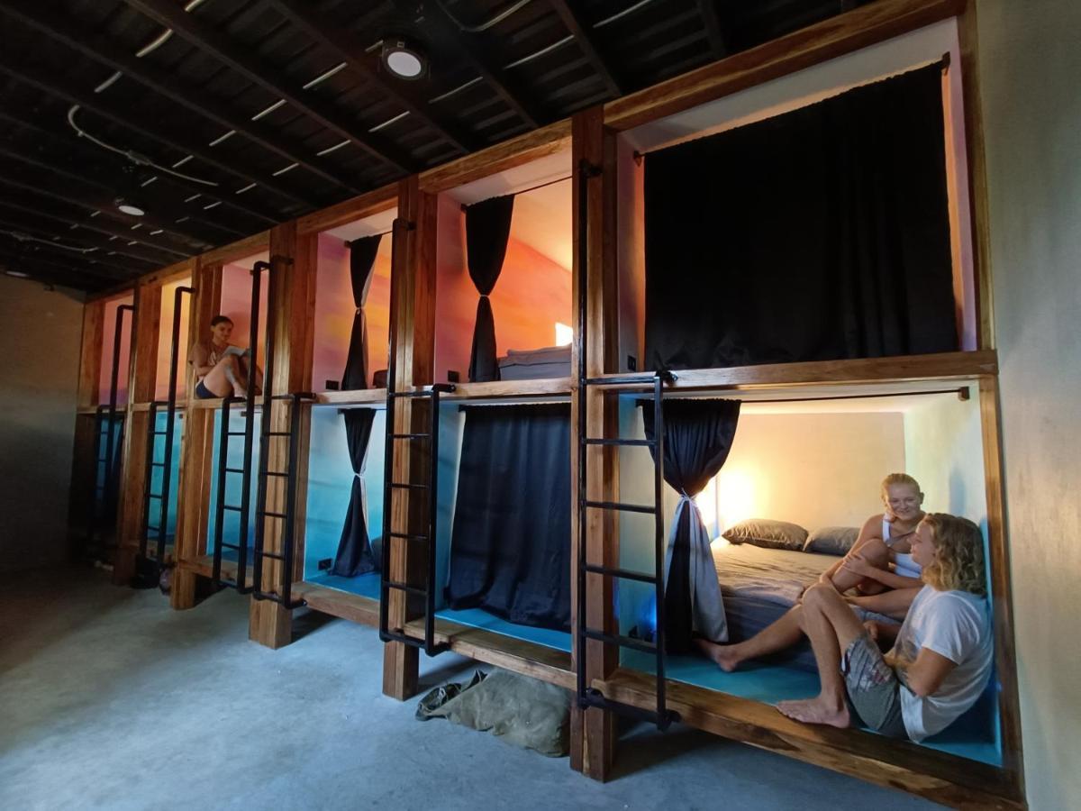 Shipwrecked Hostel Uvita Eksteriør billede